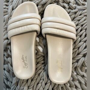 Seychelles Low Key Tube Slide